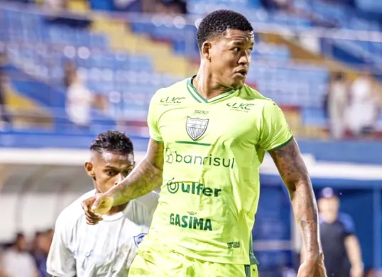 Potret pemain asing asal Brasil, Alan Cardoso yang dikabarkan segera menjadi bagian dari skuad Persija Jakarta. (Sumber: Instagram/@acardoso06)