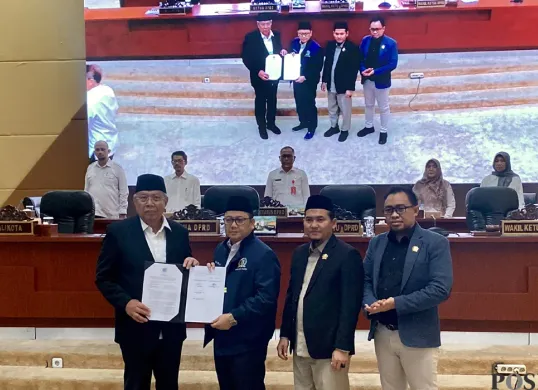 DPRD Tangsel menyetujui kerja sama penanganan sampah antara Pemkot Tangsel dengan Pandeglang. (Sumber: POSKOTA | Foto: Primayanti)