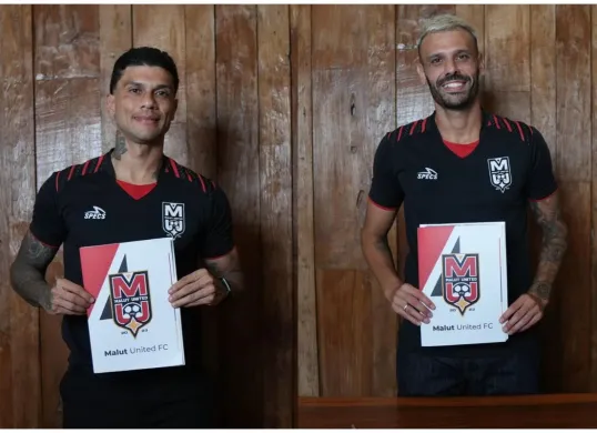 Ciro Alves dan Tyrone del Pino tandatangani kontrak 2 tahun bersama Malut United. (Sumber: malutunitedfc.com)