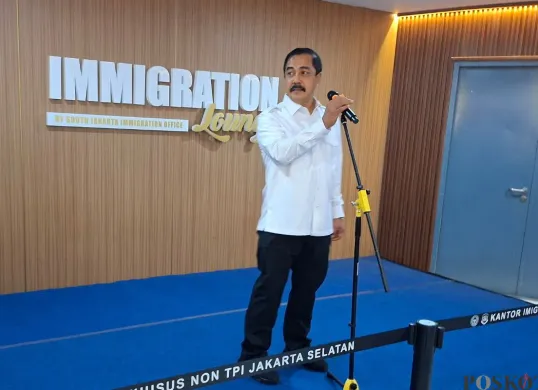 Menteri Imigrasi dan Pemasyarakatan (Kemenimipas), Jenderal Polisi (Purn) Agus Andrianto di acara peresmian Immigration Lounge di Mall Kebayoran Park, Ulujami, Kebayoran Lama, Jakarta Selatan, Kamis, 24 Juli 2025. (Sumber: Poskota/Angga Pahlevi)