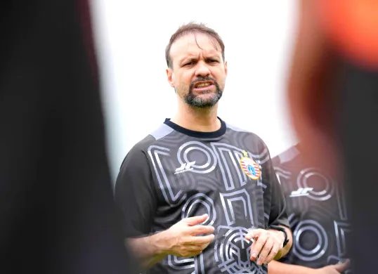 Potret pelatih Persija Jakarta, Mauricio Souza yang memberikan bocoran datangnya tiga pemain asing baru. (Sumber: Persija)