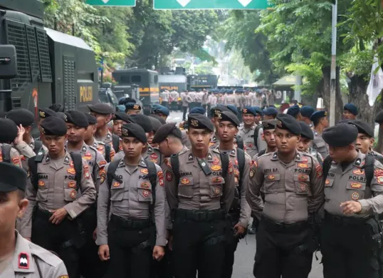Ribuan polisi dikerahkan untuk mengamankan jalannya sidang Hasto Kristiyanto di PN Jakarta Pusat. (Sumber: Humas Polres Metro Jakarta Pusat)