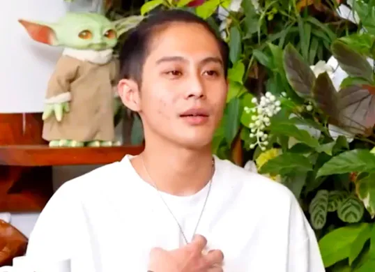 Potret DJ Panda yang memberikan pengakuan mengejutkan dalam podcast Denny Sumargo. (Sumber: YouTube/ Denny Sumargo)