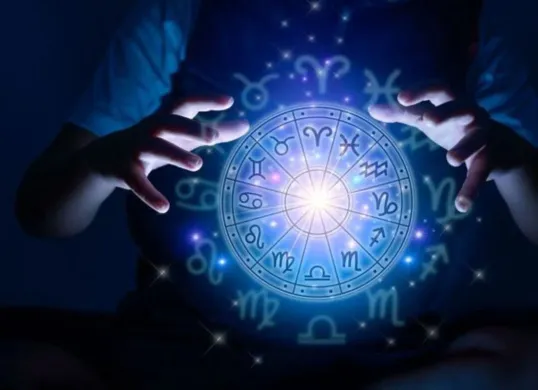 Ramalan zodiak 28 Juli–3 Agustus 2025 yang bikin hati berdebar (Sumber: Pinterest/Astrology)