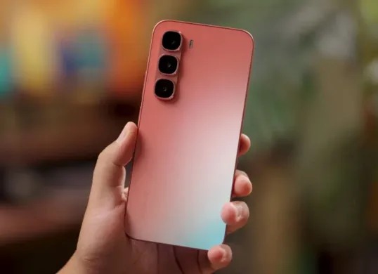 Infinix Hot 60 Pro raja baru HP Android Rp2 jutaan. (Sumber: YouTube/AD Review)