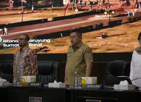 Rapat Koordinasi Pengendalian Inflasi yang dirangkaikan dengan Pembahasan Evaluasi Dukungan Pemerintah Daerah dalam Program 3 Juta Rumah di Kantor Kemendagri (Sumber: Dok. Kemendagri)