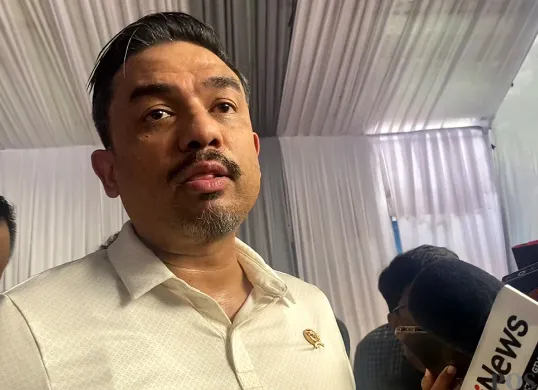 Menteri UMKM, Maman Abdurrahman saat ditemui di Gerai Lengkong, Kota Tangsel pada Selasa, 29 Juli 2025. (Sumber: POSKOTA | Foto: Primayanti)