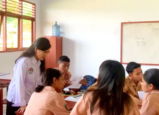 Ilustrasi guru PPG jenjang SMA. (Sumber: Kemendikdasmen)