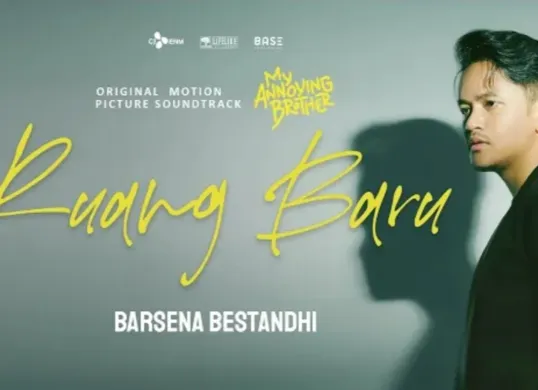 Lirik lagu Ruang Baru dari Barsena Bestandhi yang merupakan OST film My Annoying Brother versi Indonesia. (Sumber: YouTube/Barsena Bestandhi)