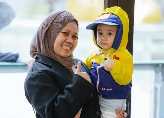 Rini Perdiyanti, atau yang lebih dikenal dengan nama Sus Rini, mengunggah momen haru dengan Rayyanza Malik Ahmad alias Cipung. (Sumber: Instagram/@riniperdianti)
