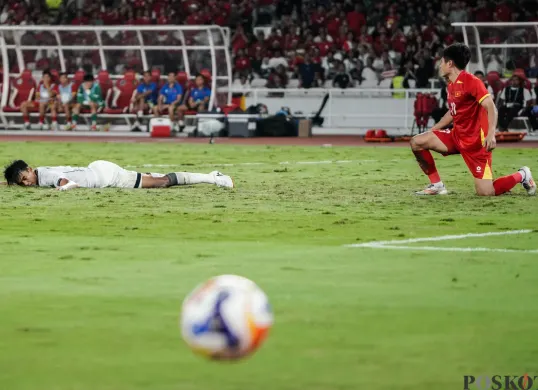 Suasana pertandingan sepak bola penuh energi di stadion, menggambarkan antusiasme penonton menyambut jadwal bola malam ini, 25–26 September 2025.. (Sumber: Poskota/Bilal Nugraha Ginanjar)