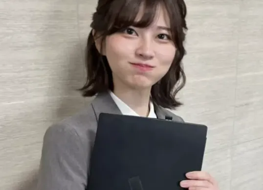 Sosok Sao Viral di TikTok: Wanita Jepang dengan Pesona Kantoran yang Bikin Warganet Kepo (Sumber: Tiktok/@junior.anime.indo)