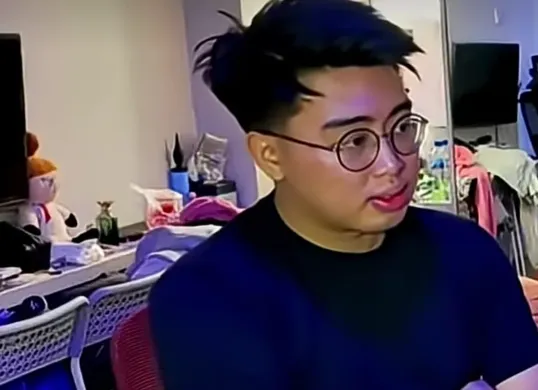 Biodata Timothy Ronald yang melontarkan pernyataan kontroversial soal ngegym. (Sumber: YouTube)