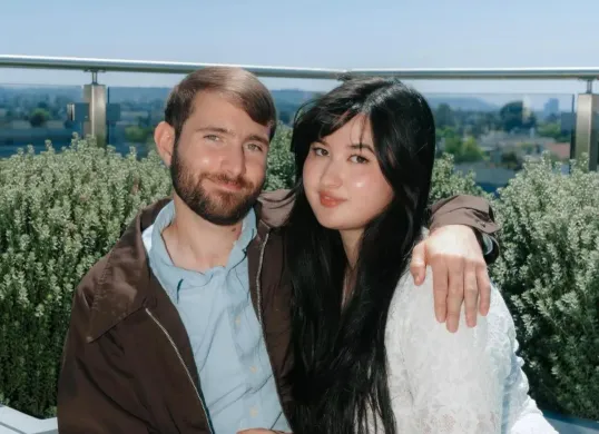 Stephanie Poetri resmi menikah dengan kekasihnya, Asher Novkov Bloom. (Sumber: Instagram/@stephaniepoetri)