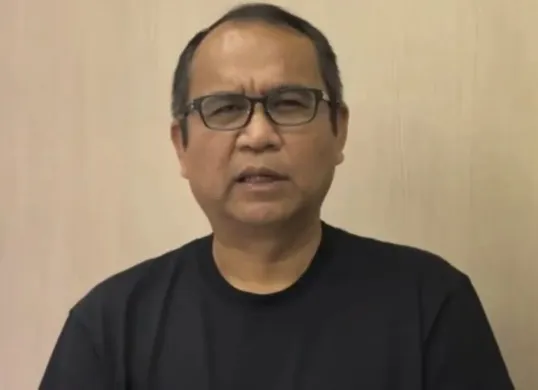 Setia Budi Tarigan Ayah Christiano Pengarapenta klarifikasi dan minta maaf, videonya viral di medsos dan YouTube. (Sumber: Istimewa)