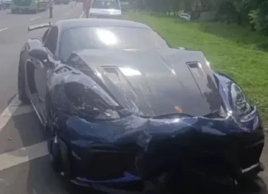 Hazelle Joewono yang merupakan pengendara Porsche penabrak Rush mulai dicari-cari netizen. (Sumber: PJR Polda Jatim)