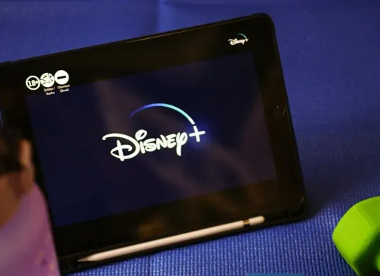 Raksasa hiburan Amerika Serikat, Walt Disney PHK massal ratusan karyawan. (Sumber: Pexels/Kubra Kuzu)