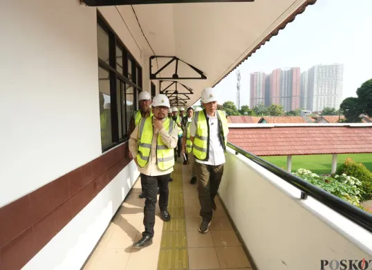 Wakil KSP, Muhammad Qodari mengunjungi Sentra Pangudi Luhur dalam rangka meninjau tempat yang direvitalisasi untuk menjadi sekolah rakyat, Selasa, 3 Juni 2025. (Sumber: Poskota/Nurpini Aulia Rapika)