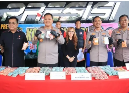 Satresnarkoba Polres Metro Bekasi Kota mengungkap jaringan peredaran narkotika lintas daerah. (Sumber: Dok Polres Bekasi Kota)