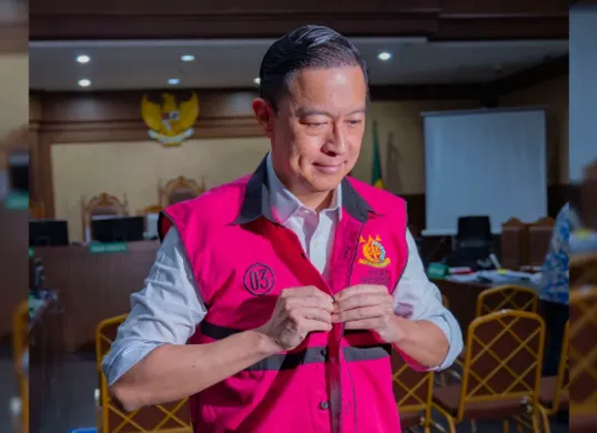 Tom Lembong pakai laptop dan iPad di Rutan Salemba untuk hadapi sidang dan susun pledoi, JPU minta disita (Sumber: Instagram/@tomlembong)
