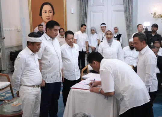 bank bjb Tandatangani MoU dengan Pemprov Jabar dan BP Tapera Terkait Dukungan Pembiayaan Perumahan Bagi Pegawai (Sumber: Dok. bank bjb)
