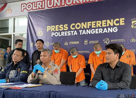 Polresta Tangerang menghadirkan para pelaku curanmor yang berhasil diringkus dalam konferensi pers di Mapolresta Tangerang, Kamis, 5 Juni 2025. (Sumber: POSKOTA | Foto: Primayanti)