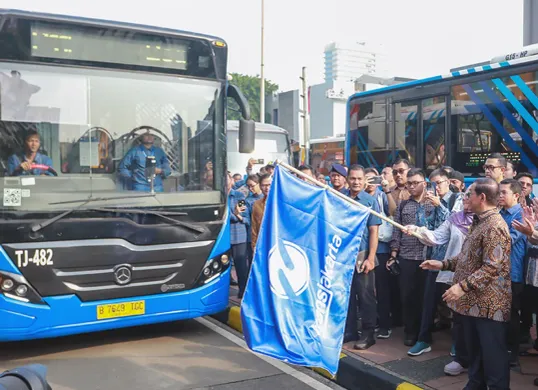 Gubernur Jakarta Pramono Anung, meluncurkan Transjabodetabek P11 rute Blok M-Kota Bogor serta memperpanjang rute Koridor 13 di Terminal VI Blok M, Jakarta Selatan, Kamis, 5 Juni 2025. (Sumber: Dok. Pemprov Jakarta)