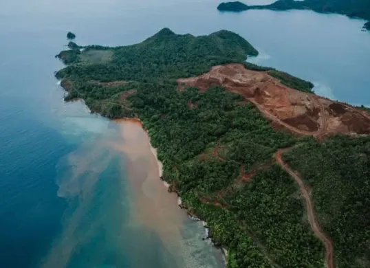 Tambang nikel di Raja Ampat milik siapa? Bahlil Lahadalia ungkap perusahaannya. (Sumber: Greenpeace Indonesia)