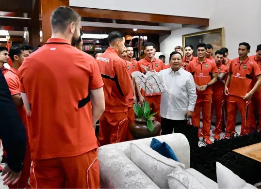 Para pemain Timnas Indonesia diajak Presiden Prabowo Subianto ke Jalan Kertanegara IV, Kebayoran Baru, Jakarta Selatan, Jumat, 6 Juni 2025. (Sumber: Dok. PSSI)