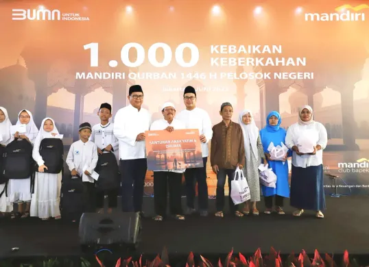 Bank Mandiri salurkan hewan kurban secara Simbolis pelaksanaan kurban berlangsung di Kompleks Griya Mandiri Cilandak, Jakarta Selatan. (Sumber: Dok. Bank Mandiri)
