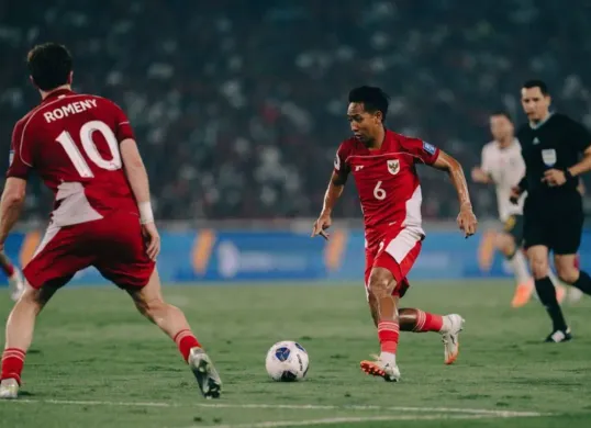 Beckham Putra menggiring bola pada pertandingan Timnas Indonesia vs China, Kamis 5 Juni 2025 lalu. (Sumber: persib.co.id)