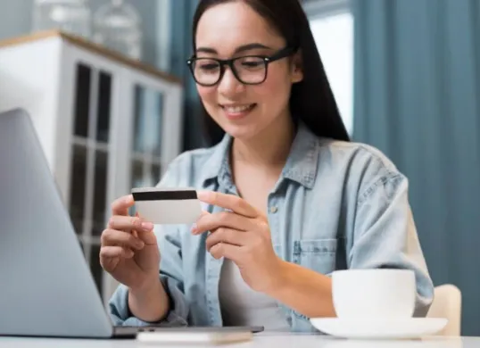 Tips pengajuan pinjol supaya cepat cair, simak penjelasan lengkapnya berikut ini. (Sumber: Freepik)