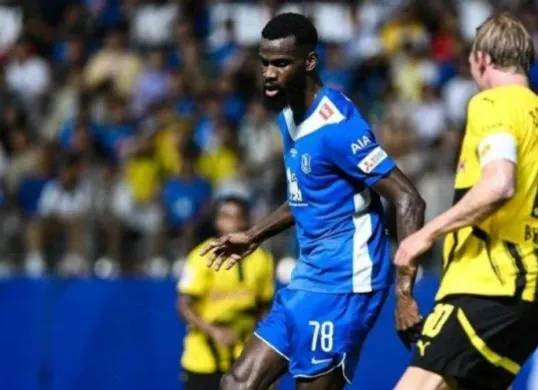 Sosok Christian Gomis, Bek Prancis yang Kabarnya Gabung Persib Bandung. (Sumber: Instagram/@c.gomis6)