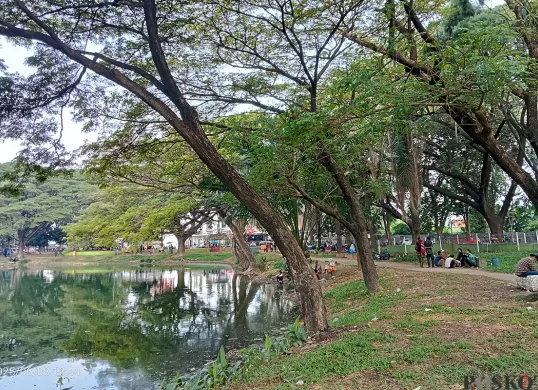 Suasana di Danau Duta Harapan, Kota Bekasi pada Minggu, 8 Juni 2025. (Sumber: POSKOTA | Foto: Nurpini Aulia Rapika)