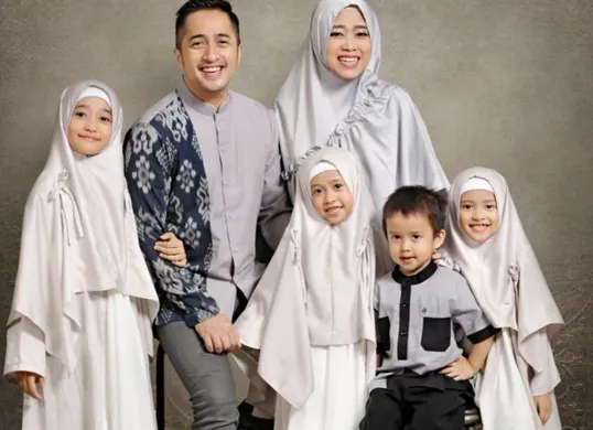 16 Tahun Menikah, Irfan Hakim Ungkap Istrinya Tak Pernah Minta Apapun: Takut Rusak (Sumber: Instagram/irfanhakim75)