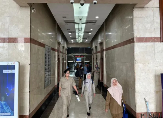 ASN di lingkungan Pemkot Jakarta Barat, mulai bekerja pasca libur panjang, Selasa, 10 Juni 2025. (Sumber: Poskota/Pandi Ramedhan)