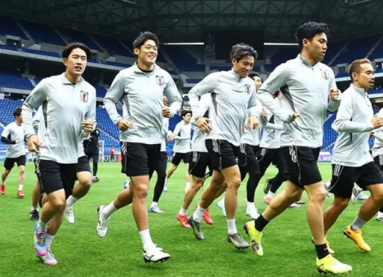 Laga berat Timnas Indonesia vs Jepang di Kualifikasi Piala Dunia. 3 pemain Samurai Biru yang paling mengancam pertahanan Garuda! (Sumber: Instagram/@japanfootballassociation)