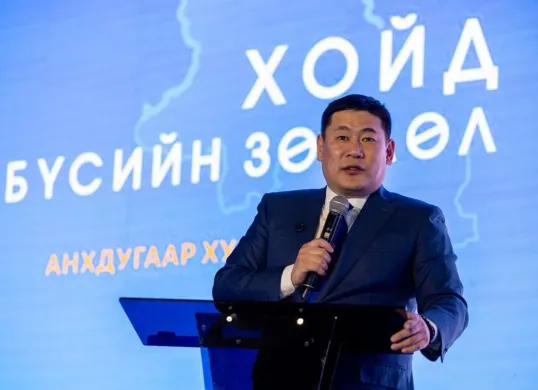 Perdana menteri mongolia mundur (Sumber: Instagram/@oyunerdenemn)