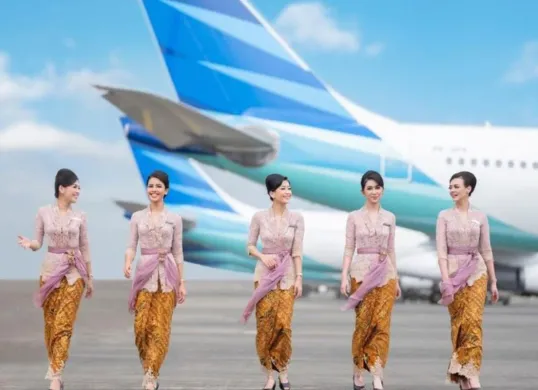 Gaji pramugari Garuda Indonesia (Sumber: Pinterest/LovePeaceHarmony7)