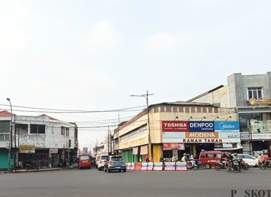 Jalan KH Agus Salim, Bekasi Timur, Kota Bekasi. (Sumber: Poskota/Nurpini Aulia Rapika)