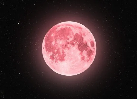 Cuma Terjadi Setahun Sekali! Strawberry Moon 2025 Hadir di Langit Nusantara Malam Ini (Sumber: Pinterest)