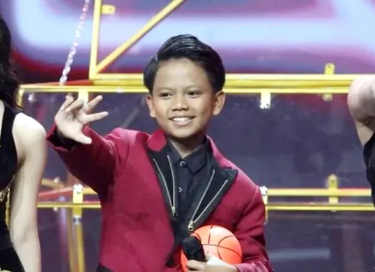 Potret artis cilik Farel Prayoga yang ayahnya, Joko Suyoto ditangkap polisi karena terlibat judi online. (Sumber: Instagram/farel.prayoga_.official)