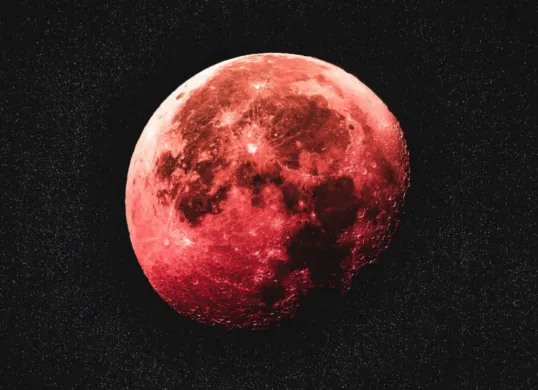 Fenomena Strawberry Moon memiliki energi tersembunyi yang berdampak pada Manusia (Sumber: Pinterest/Wicked Obscura)