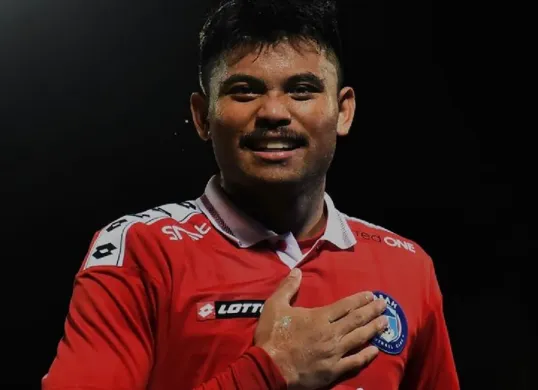 Saddil Ramdani resmi diperkenalkan sebagai pemain baru Persib Bandung musim 2024/2025. Ia menandatangani kontrak berdurasi tiga tahun bersama Maung Bandung. (Sumber: Dok/Sabah FC)
