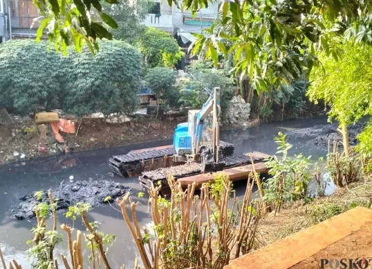 Kali Sunter, Cipinang Muara, Jakarta Timur, Jumat, 13 Juni 2024. (Sumber: Poskota/M. Tegar Jihad)