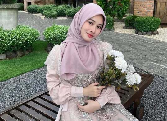 Khansa Mariska resmi dipersunting Muhammad Ulul Azmi Askandar alias Gus Azmi. (Sumber: Instagram/@khansa_mariska)