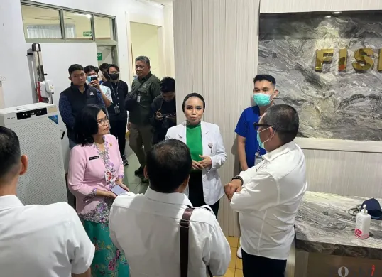 Komisi C DPRD Jakarta sidak pelayanan RSUD Cengkareng, Jakarta Barat, Jumat, 13 Juni 2025. (Sumber: Poskota/Pandi Ramedhan)