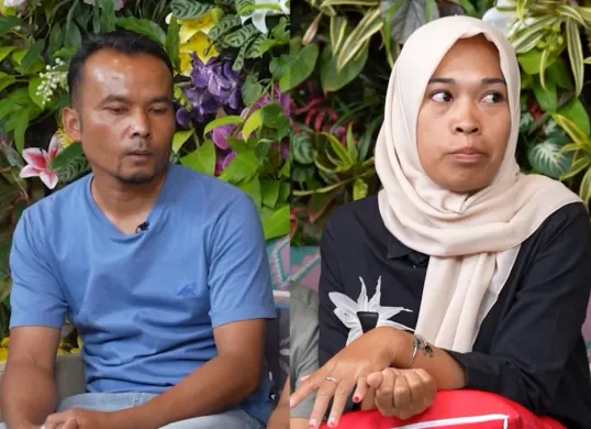 Ibu korban, Dian Tiara, bersama suaminya Heko Yandri di podcast "Curhat Bang Denny Sumargo" saat membeberkan identitas Yogi Nofranika. (Sumber: YouTube/CURHAT BANG Denny Sumargo)