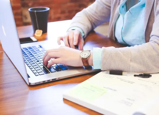 Ilustrasi cara membuat jurnal modul 3 bagi peserta PPG 2025. (Sumber: Pixabay/StartupStockPhotos)