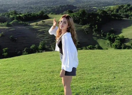 Selebgram Lily Kenzie yang diduga diselingkuhi kekasihnya, Abenk. (Sumber: Instagram/@abygailac)